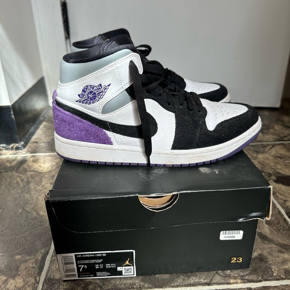 Air Jordan 1 Mid SE